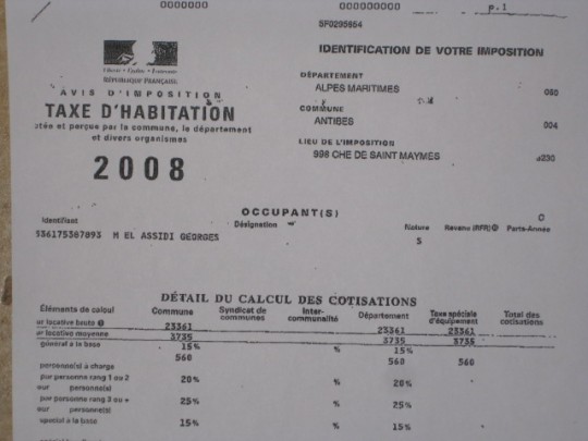 Selon le fameux code des escrocs, quand on rentre au pied de biche, on ne paie de taxe d'habitation